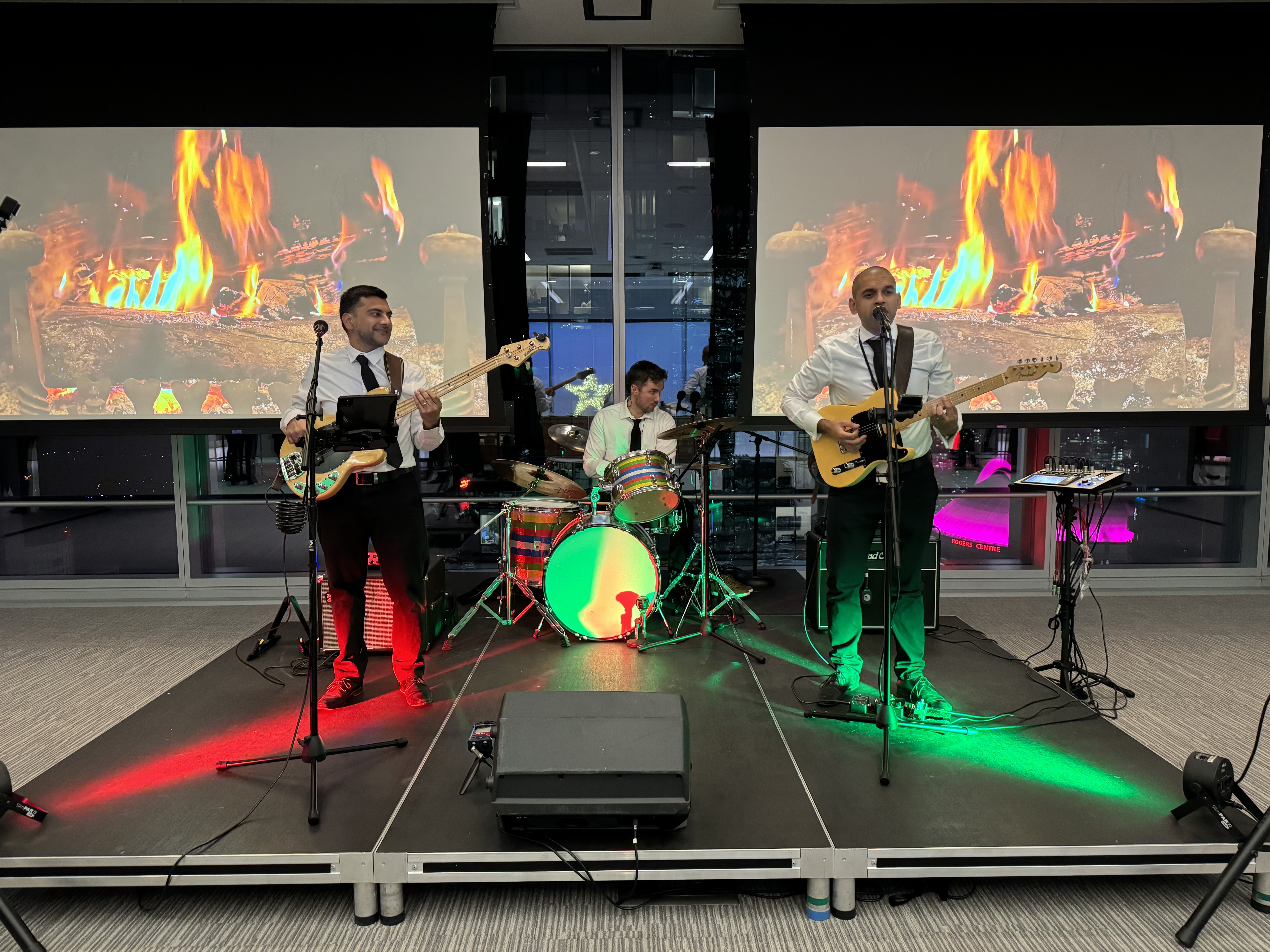 The Covernotes performing at a downtown Toronto corporate event for Sunlife